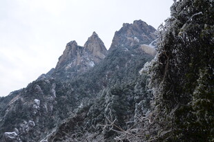 冬日峻岭雪景