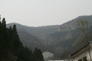 山间村落景色