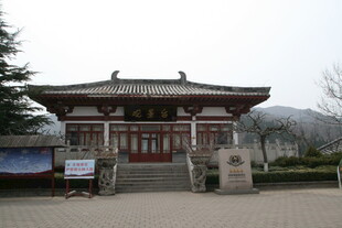 中式古建筑大门