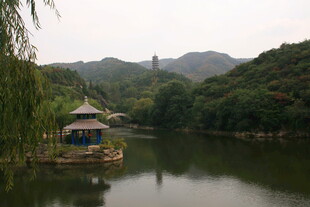 湖畔亭景 山水相映成趣