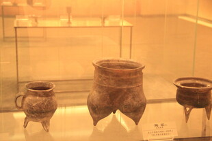古代陶器文物展示
