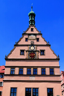 德国古老建筑的尖顶风貌