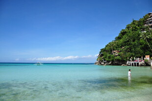 美丽海岛清澈海水景观