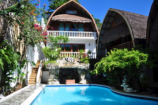 热带风情泳池边度假小屋