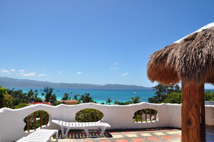 海边露台休闲美景