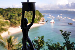 海边雕塑与美丽海景