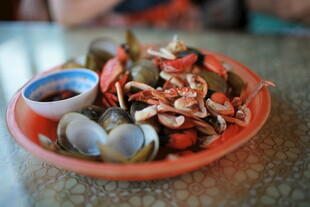 美味海鲜拼盘 搭配蘸料