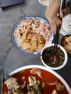 丰盛中式美食诱人场景