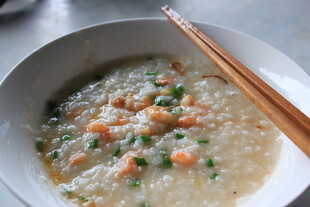 营养美味的虾仁蔬菜粥