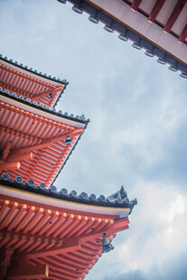 日本中式古建筑飞檐一角