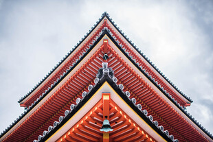 日本中式古建筑屋顶特写