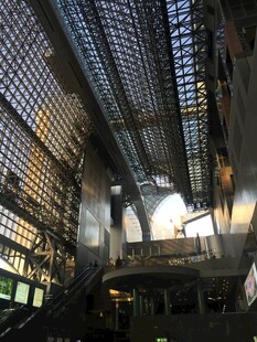 日本现代建筑内部独特空间景观