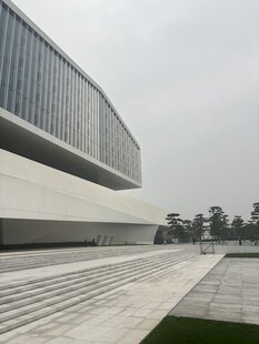 现代风格的独特建筑外观