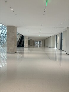 现代空旷室内空间场景