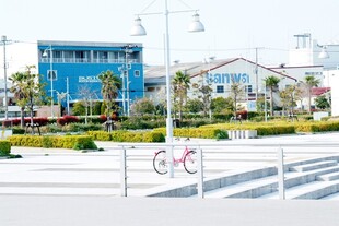 日本城市中的户外自行车停放区