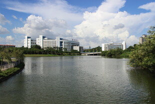 广医河畔城市风光美景