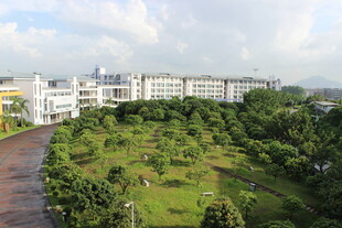 广医校园绿地与建筑景观