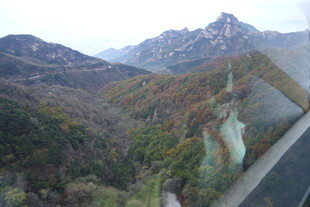 泰山山间秋色公路美景