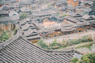 俯瞰古村落屋顶景观