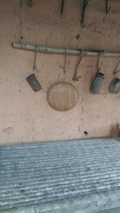 三亚乡村室内挂物与床铺场景