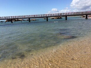 三亚海边栈桥风景
