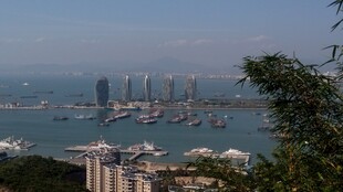 三亚俯瞰城市海港风光