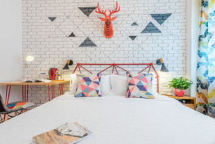 三亚北欧风卧室温馨舒适角落