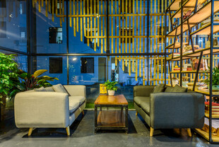 三亚现代风格舒适室内休息空间