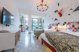 三亚时尚温馨的卧室空间