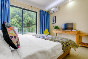 三亚温馨舒适的卧室景观