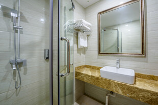 三亚现代简约风格浴室一角