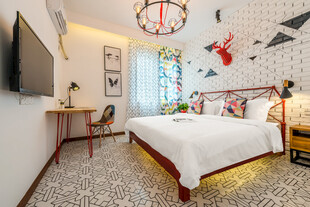 三亚温馨北欧风卧室室内场景