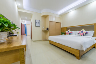 三亚温馨整洁的酒店客房空间