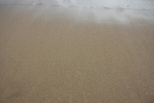 三亚沙滩上的细腻沙景