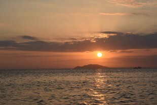 三亚海上日落美景