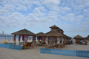 三亚海边特色凉亭景观