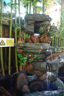 三亚庭院假山竹林流水景观