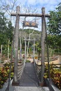 三亚木质桥廊 园内别致景观