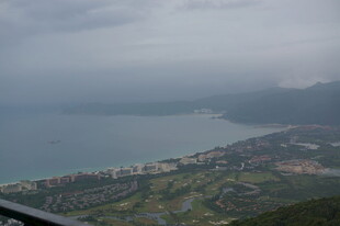 三亚俯瞰山海间的美丽景致