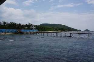 三亚海边栈桥风景