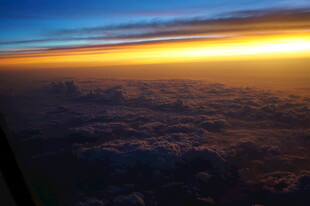 三亚高空之上的壮丽日出景观