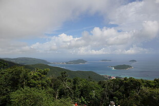 三亚山海相依的秀丽自然风光