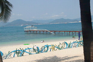 三亚美丽海滨沙滩风景