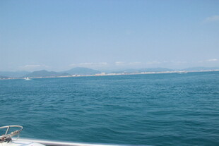 三亚海上风光 远眺蓝色海岸线