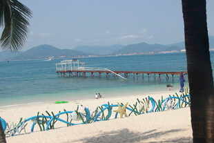 三亚美丽海滨沙滩风景