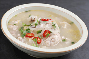 风味酸萝卜酸菜烧牛蛙