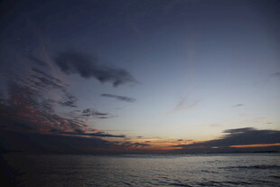 海边黄昏时分天空美景