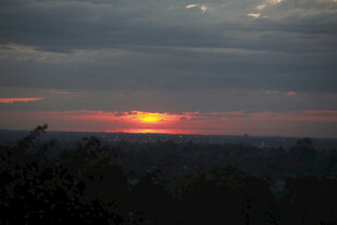日落时分的天际美景