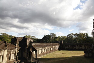 古老寺庙遗址景观