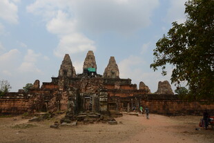 古老寺庙遗址景观